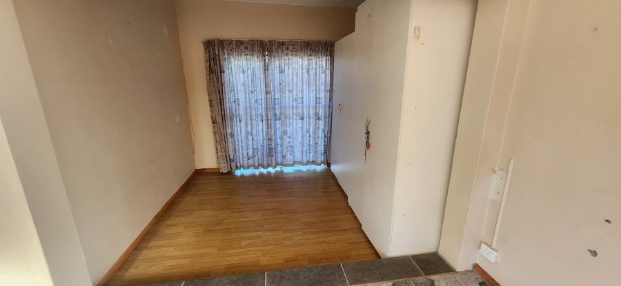 5 Bedroom Property for Sale in Dana Bay Western Cape